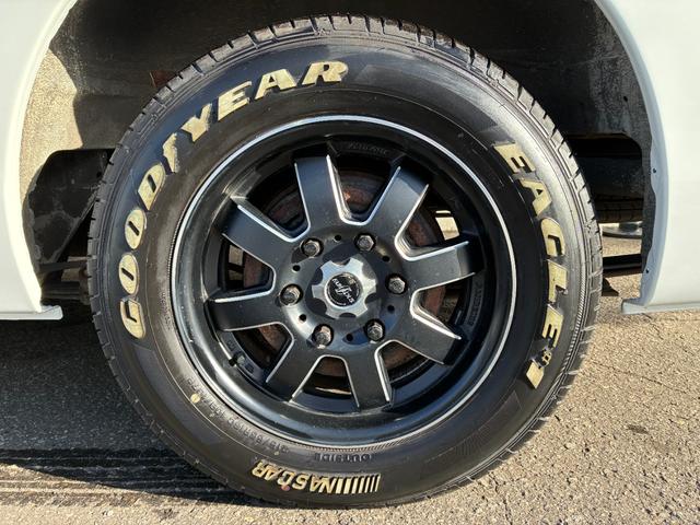 ＮＶ３５０キャラバンバン ロングプレミアムＧＸターボ　ディーゼル４ＷＤＬＩＮＫＳベッドＫＩＴスライドフロア付きファブレスバンデミックアルミイーグルナスカホワイトレターＬＴタイヤプッシュスタートスマートキーバレンティーＬＥＤテール（5枚目）