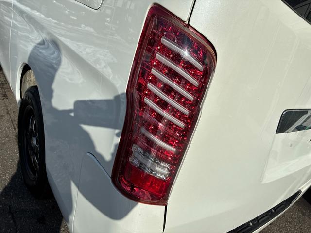 ＮＶ３５０キャラバンバン ロングプレミアムＧＸターボ　ディーゼル４ＷＤＬＩＮＫＳベッドＫＩＴスライドフロア付きファブレスバンデミックアルミイーグルナスカホワイトレターＬＴタイヤプッシュスタートスマートキーバレンティーＬＥＤテール（9枚目）