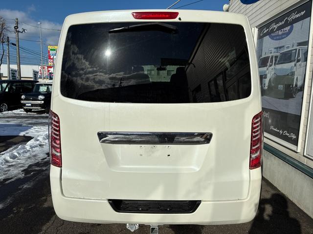 ＮＶ３５０キャラバンバン ロングプレミアムＧＸターボ　ディーゼル４ＷＤＬＩＮＫＳベッドＫＩＴスライドフロア付きファブレスバンデミックアルミイーグルナスカホワイトレターＬＴタイヤプッシュスタートスマートキーバレンティーＬＥＤテール（10枚目）