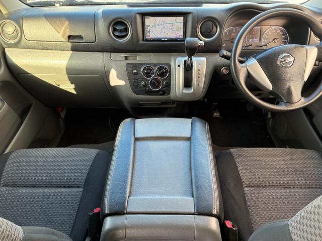 ＮＶ３５０キャラバンバン ロングプレミアムＧＸターボ　ディーゼル４ＷＤＬＩＮＫＳベッドＫＩＴスライドフロア付きファブレスバンデミックアルミイーグルナスカホワイトレターＬＴタイヤプッシュスタートスマートキーバレンティーＬＥＤテール（14枚目）