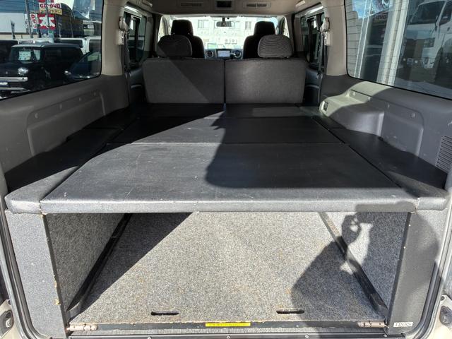 ＮＶ３５０キャラバンバン ロングプレミアムＧＸターボ　ディーゼル４ＷＤＬＩＮＫＳベッドＫＩＴスライドフロア付きファブレスバンデミックアルミイーグルナスカホワイトレターＬＴタイヤプッシュスタートスマートキーバレンティーＬＥＤテール（27枚目）