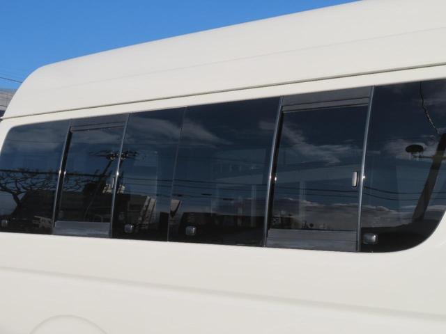 ハイエースバン 　ＴＥＣＳ特装ベース８ナンバーキャンピングリチウムオインサブバッテリー２０００Ｗパワーインバーター６人乗り変更済み車中泊仕様床貼り施工車　ロングハイルーフキャロライン　キャンパーディーゼルターボ４ＷＤ（8枚目）