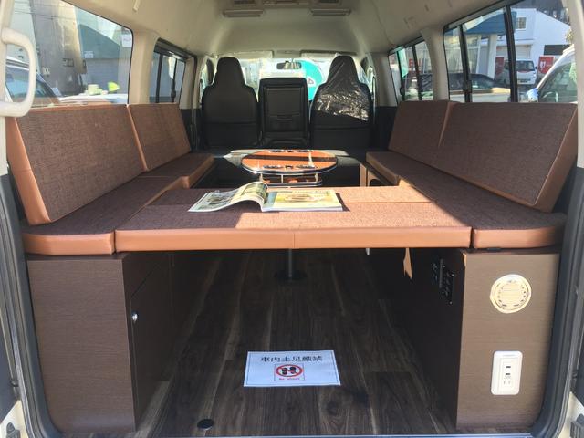 ハイエースバン 　ＴＥＣＳ特装ベース８ナンバーキャンピングリチウムオインサブバッテリー２０００Ｗパワーインバーター６人乗り変更済み車中泊仕様床貼り施工車　ロングハイルーフキャロライン　キャンパーディーゼルターボ４ＷＤ（19枚目）