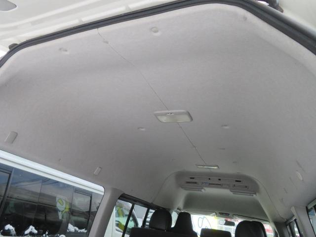 ハイエースバン 　ＴＥＣＳ特装ベース８ナンバーキャンピングリチウムオインサブバッテリー２０００Ｗパワーインバーター６人乗り変更済み車中泊仕様床貼り施工車　ロングハイルーフキャロライン　キャンパーディーゼルターボ４ＷＤ（43枚目）