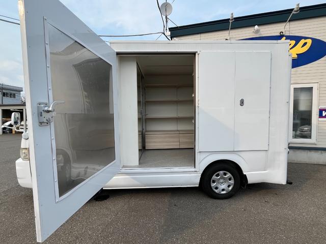 ハイエースワゴン GL 4WD8ナンバー移動販売車大型ソーラーパネル大型リチウムイオンバッテリーシステムインバーター走行充電219ワゴンGLベース車両(12枚目)