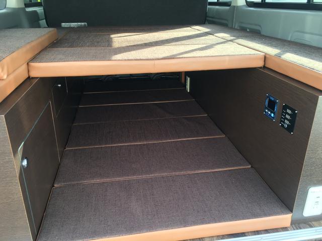 ハイエースバン 8ナンバーキャンピングカーディーゼル4WDキャロライントヨタTECS特装ベースナローハイルーフベースロンリウム床張施行専用キャンパーキット外部電源リチウムイオンサブバッテリー2000Wインバーター(19枚目)