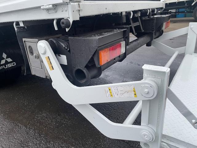 キャンター ２．８５ｔ積　Ｗキャブ超ロングワイド　ＡＴ　フル装備　Ｐ／Ｇ（11枚目）