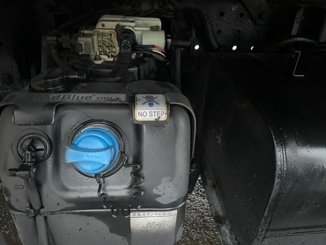 キャンター ２．８５ｔ積　Ｗキャブ超ロングワイド　ＡＴ　フル装備　Ｐ／Ｇ（18枚目）