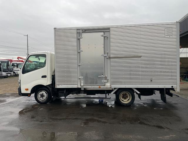 ダイナトラック ２ｔ積ワイドロング箱車４ＷＤ　５ＭＴ　フル装備　バックカメラ（8枚目）