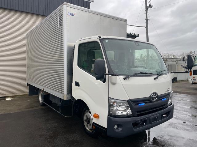 ダイナトラック ２ｔ積ワイドロング箱車４ＷＤ　５ＭＴ　フル装備　バックカメラ（3枚目）