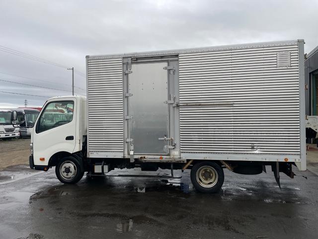 ダイナトラック ２ｔ積ワイドロング箱車４ＷＤ　５ＭＴ　フル装備　バックカメラ（8枚目）