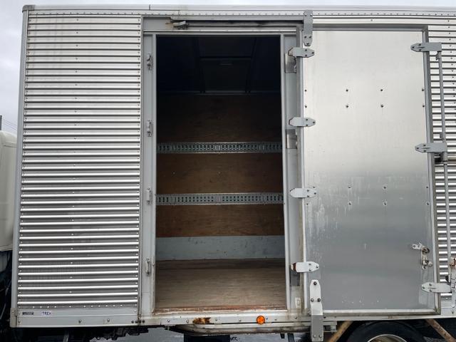 ダイナトラック ２ｔ積ワイドロング箱車４ＷＤ　５ＭＴ　フル装備　バックカメラ（9枚目）