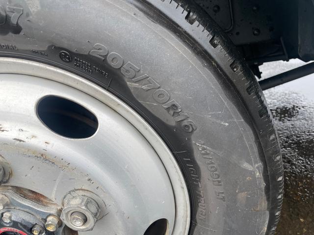 エルフトラック １．５ｔ積　Ｗキャブ　４ＷＤ　垂直式Ｐ／Ｇ　ＡＴ　フル装備（18枚目）
