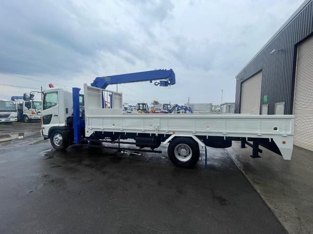 ヒノレンジャー ２．１ｔ積ロング　タダノ４段Ｒ／Ｃ　セルフ　６ＭＴ　フル装備（8枚目）