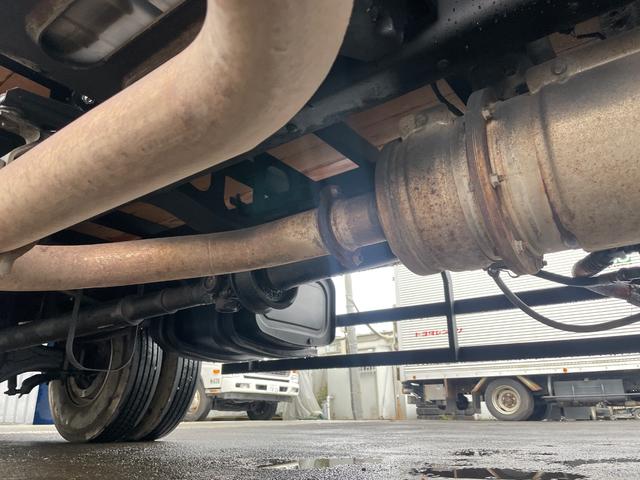 ヒノレンジャー ２．１ｔ積ロング　タダノ４段Ｒ／Ｃ　セルフ　６ＭＴ　フル装備（19枚目）