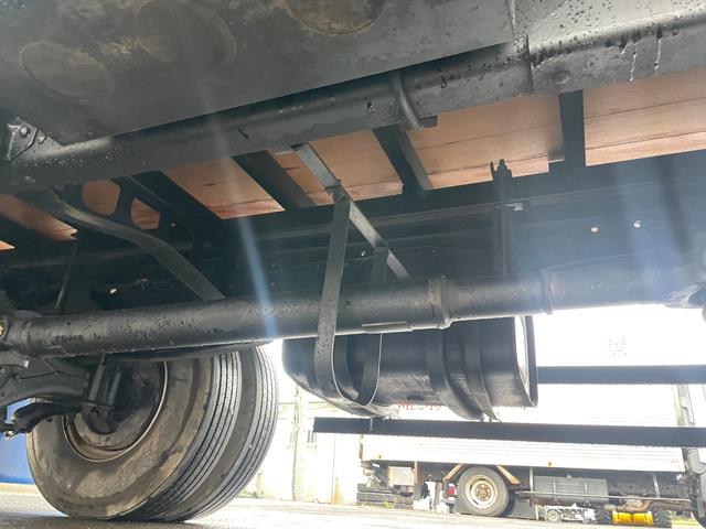 ヒノレンジャー ２．１ｔ積ロング　タダノ４段Ｒ／Ｃ　セルフ　６ＭＴ　フル装備（20枚目）