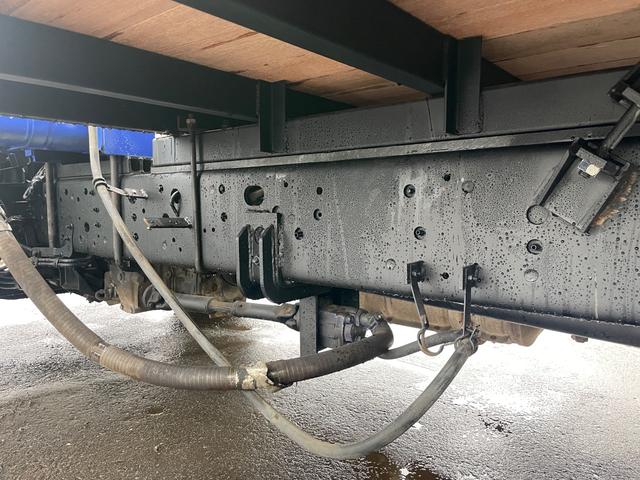 ヒノレンジャー ２．１ｔ積ロング　タダノ４段Ｒ／Ｃ　セルフ　６ＭＴ　フル装備（33枚目）