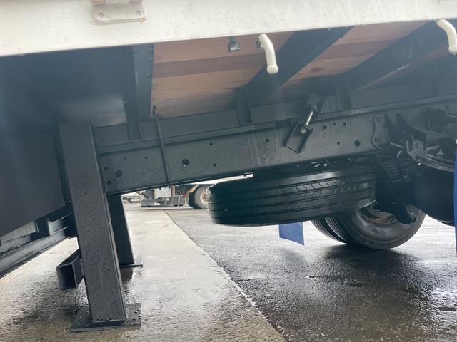 ヒノレンジャー ２．１ｔ積ロング　タダノ４段Ｒ／Ｃ　セルフ　６ＭＴ　フル装備（36枚目）