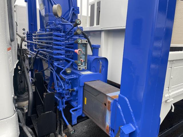 ヒノレンジャー ２．１ｔ積ロング　タダノ４段Ｒ／Ｃ　セルフ　６ＭＴ　フル装備（39枚目）