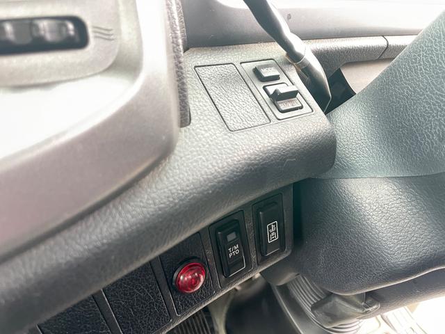 ヒノレンジャー ２．１ｔ積ロング　タダノ４段Ｒ／Ｃ　セルフ　６ＭＴ　フル装備（55枚目）