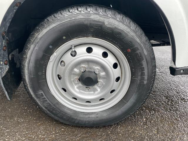 バネットトラック スーパーロー DX 1t積 平ボデー 4WD AT フル装備(18枚目)