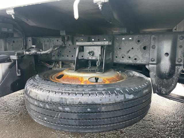 エルフトラック ２ｔ積　ショート　平ボデー　アーム式Ｐ／Ｇ　４ＷＤ　５ＭＴ（15枚目）