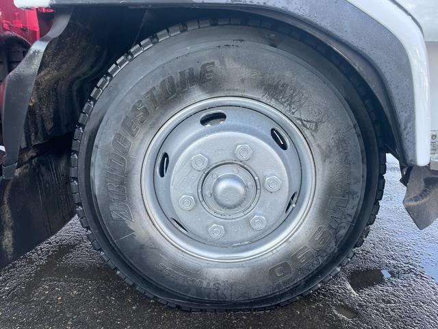 コンドル ３ｔ積ロング　ユニック４段Ｒ／Ｃ　６ＭＴ　フル装備　全塗装済（21枚目）