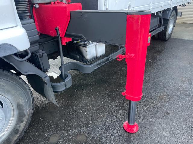 コンドル ３ｔ積ロング　ユニック４段Ｒ／Ｃ　６ＭＴ　フル装備　全塗装済（26枚目）