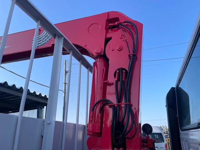 コンドル ３ｔ積ロング　ユニック４段Ｒ／Ｃ　６ＭＴ　フル装備　全塗装済（28枚目）