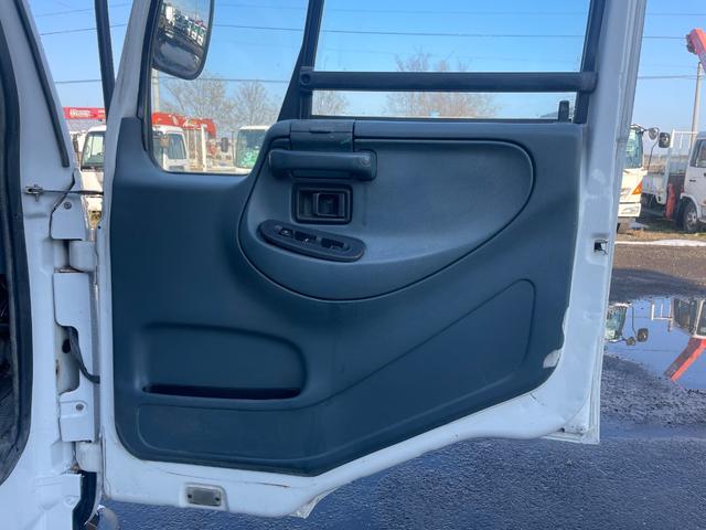 コンドル ３ｔ積ロング　ユニック４段Ｒ／Ｃ　６ＭＴ　フル装備　全塗装済（34枚目）