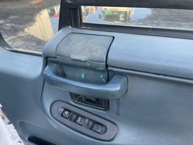 コンドル ３ｔ積ロング　ユニック４段Ｒ／Ｃ　６ＭＴ　フル装備　全塗装済（35枚目）