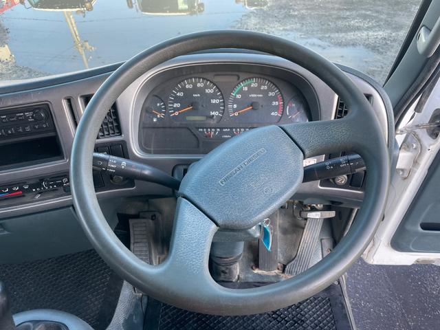 コンドル ３ｔ積ロング　ユニック４段Ｒ／Ｃ　６ＭＴ　フル装備　全塗装済（37枚目）