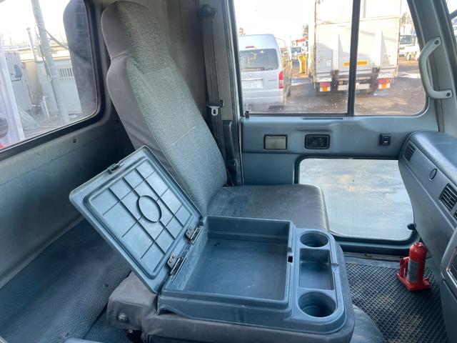 コンドル ３ｔ積ロング　ユニック４段Ｒ／Ｃ　６ＭＴ　フル装備　全塗装済（43枚目）