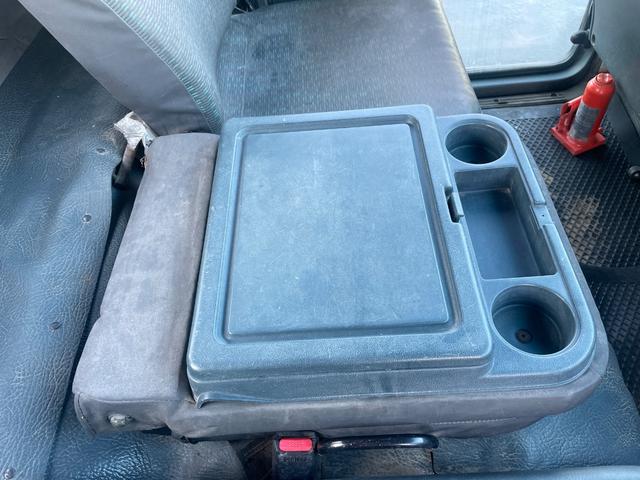 コンドル ３ｔ積ロング　ユニック４段Ｒ／Ｃ　６ＭＴ　フル装備　全塗装済（44枚目）