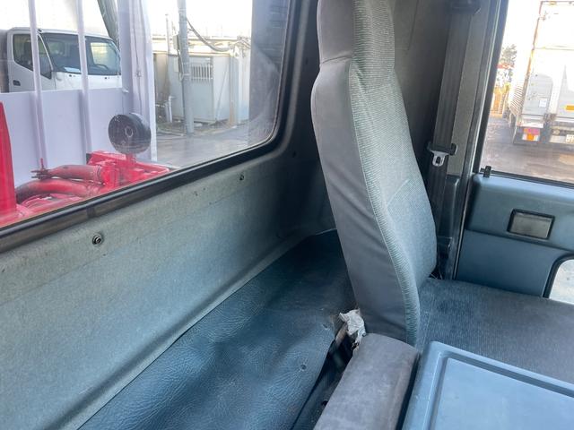 コンドル ３ｔ積ロング　ユニック４段Ｒ／Ｃ　６ＭＴ　フル装備　全塗装済（48枚目）