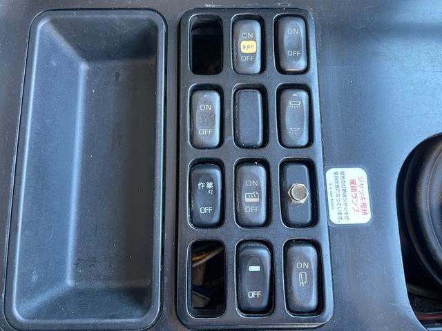 スーパーグレート ９．３ｔ積　四軸低床　セーフティローダー　タダノ４段Ｒ／Ｃ（72枚目）