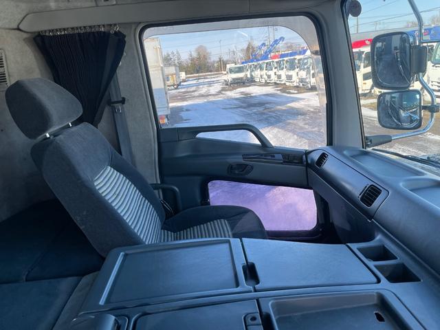 スーパーグレート ９．３ｔ積　四軸低床　セーフティローダー　タダノ４段Ｒ／Ｃ（73枚目）