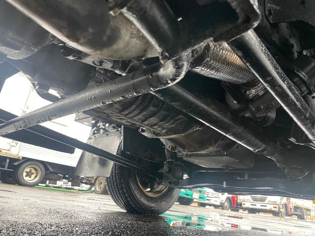 エルフトラック ２ｔ積　拡幅ワイドロング　平ボデー　４ＷＤ　５ＭＴ　フル装備（13枚目）