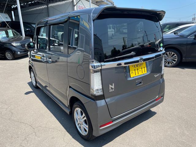 Ｎ－ＢＯＸカスタム Ｇ・Ｌパッケージ　４ＷＤ　キ―フリー　片側Ｐスライドドア　冬タイヤ積込　ＣＤオーディオ（8枚目）