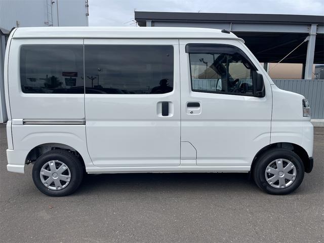 ハイゼットカーゴ 　スローパー　車いす移動車　４ＷＤ　電動ウインチ（リモコン付）　リヤヒーター　スライドドアイージークローザー　スマートインナーミラー　バックカメラ（3枚目）
