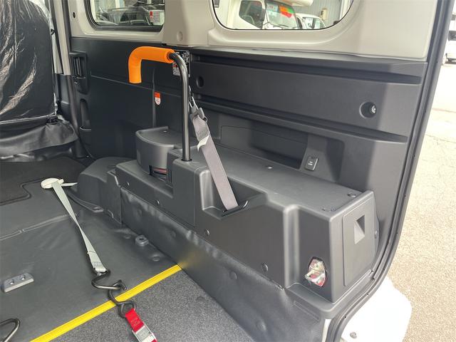 ハイゼットカーゴ 　スローパー　車いす移動車　４ＷＤ　電動ウインチ（リモコン付）　リヤヒーター　スライドドアイージークローザー　スマートインナーミラー　バックカメラ（29枚目）