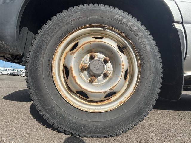 ライトエースバン スーパー　エアコン　パワステ　パワーウィンドウ　４ＷＤ　夏タイヤ積込み（22枚目）