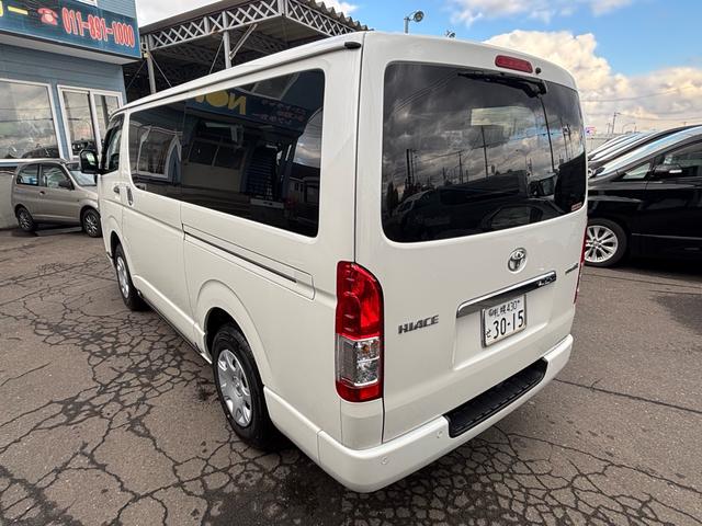 ハイエースバン ロングスーパーＧＬ　社外ナビ　バックカメラ　自動防眩インナーミラー　ＥＴＣ　両側スライドドア　冬タイヤ積込　４ＷＤ（6枚目）