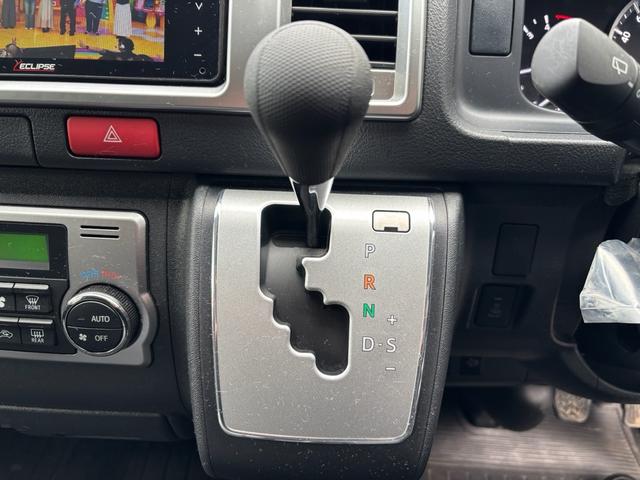 ハイエースバン ロングスーパーＧＬ　社外ナビ　バックカメラ　自動防眩インナーミラー　ＥＴＣ　両側スライドドア　冬タイヤ積込　４ＷＤ（11枚目）