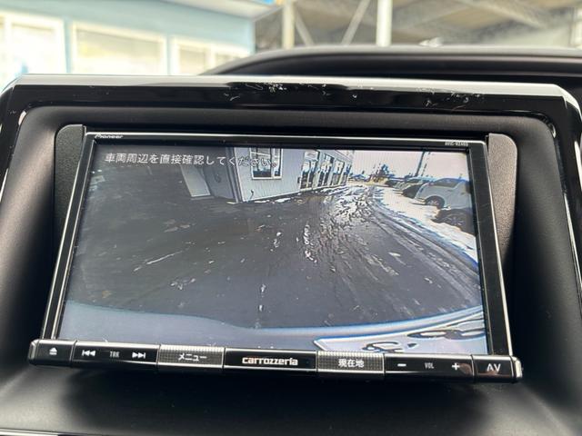 ヴォクシー Ｘ　オートダブルエアコン　社外ナビ　バックカメラ　片側パワースライドドア　リヤヒーター　４ＷＤ　８人乗（17枚目）