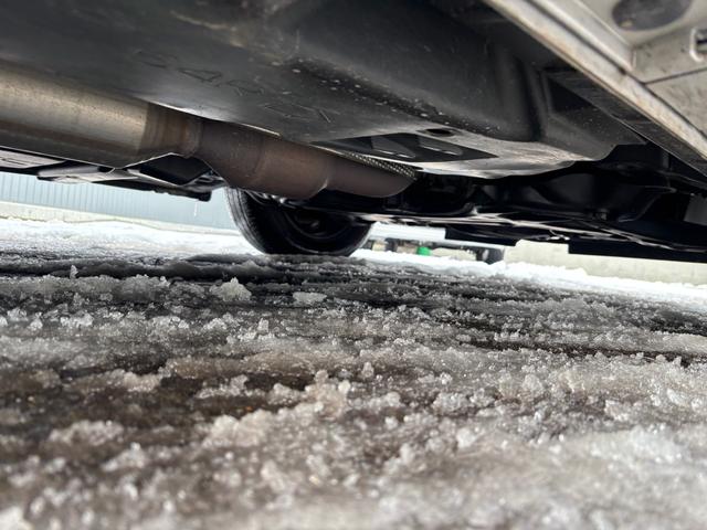 ヴォクシー Ｘ　オートダブルエアコン　社外ナビ　バックカメラ　片側パワースライドドア　リヤヒーター　４ＷＤ　８人乗（29枚目）