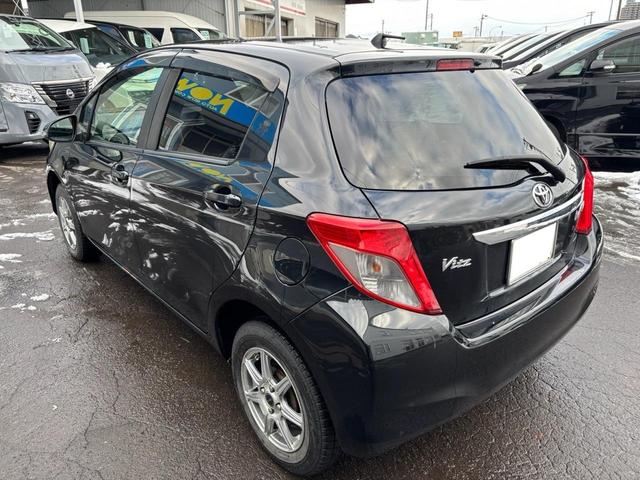 ヴィッツ Ｆ　シエル　４ＷＤ　ＡＢＳ　スマートキー　エアコン　パワステ　パワーウィンドウ　ＥＴＣ（6枚目）