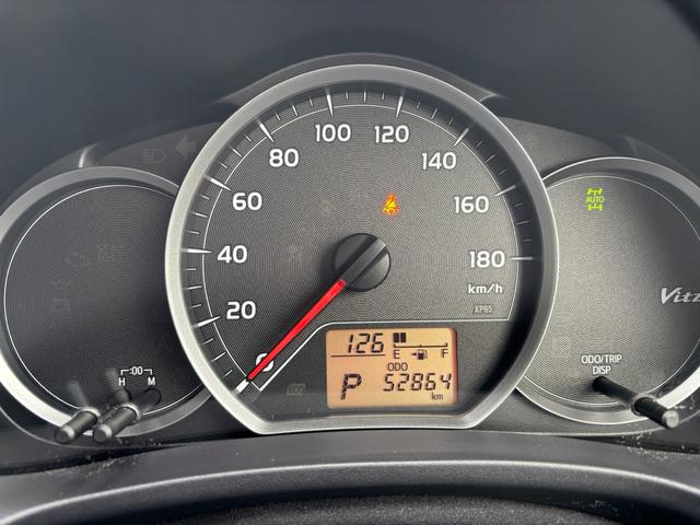 ヴィッツ Ｆ　シエル　４ＷＤ　ＡＢＳ　スマートキー　エアコン　パワステ　パワーウィンドウ　ＥＴＣ（9枚目）