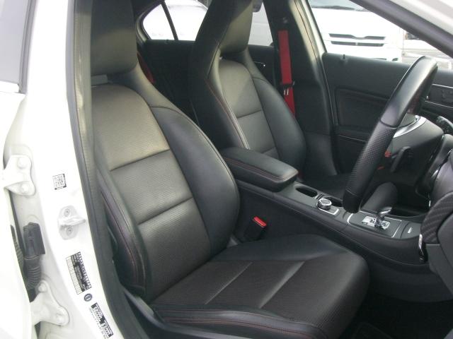 Ａクラス Ａ４５　ＡＭＧ　４マチック　純正ナビ　バックカメラ　ＥＴＣ　黒革シート　パワーシート　シートヒーター　ブラインドスポット（3枚目）