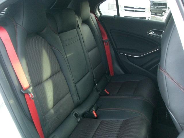 Ａクラス Ａ４５　ＡＭＧ　４マチック　純正ナビ　バックカメラ　ＥＴＣ　黒革シート　パワーシート　シートヒーター　ブラインドスポット（6枚目）